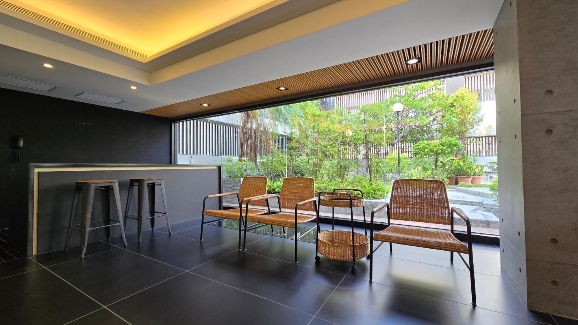 Hotel R14 Kaohsiung Extérieur photo