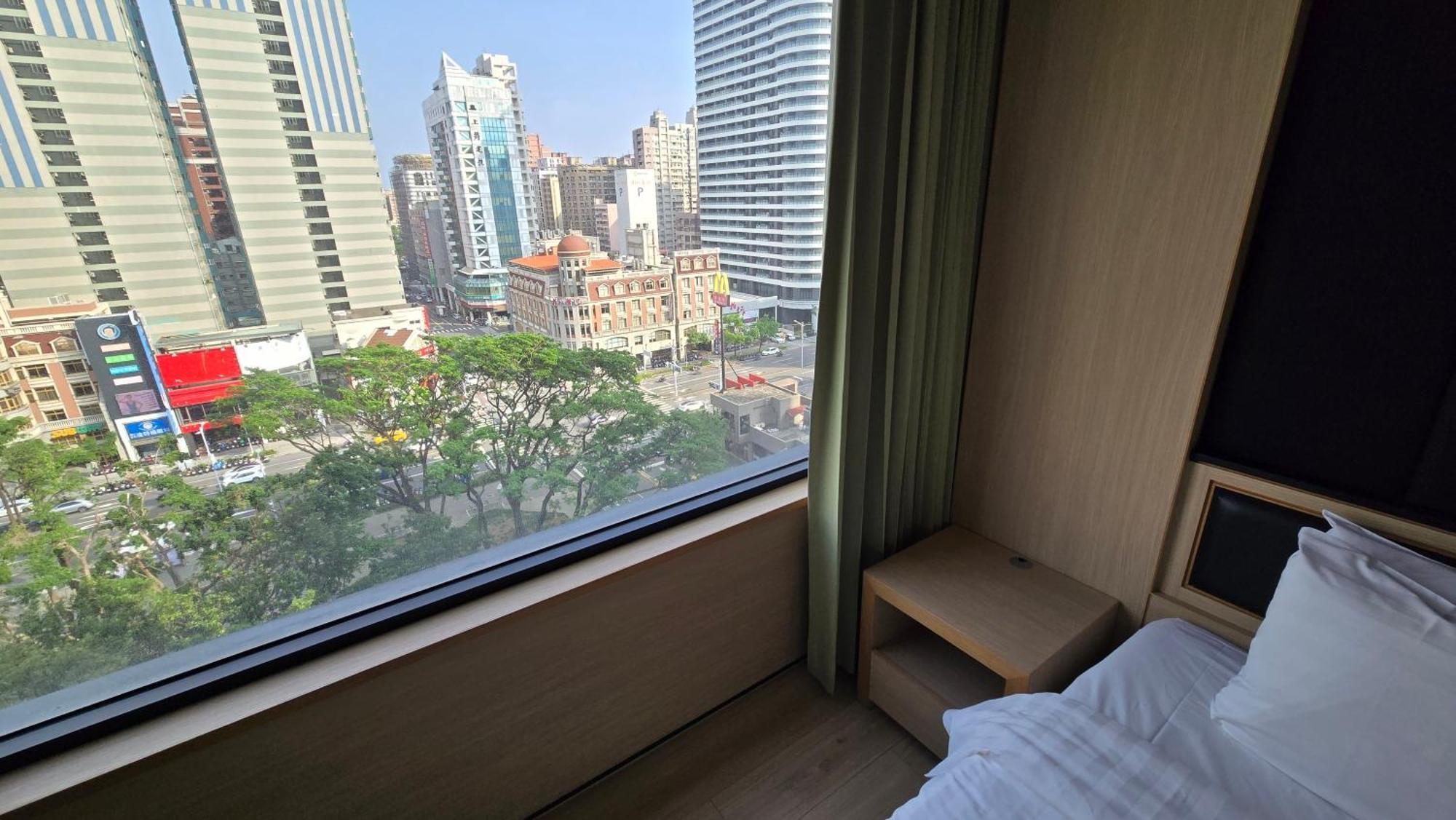 Hotel R14 Kaohsiung Extérieur photo