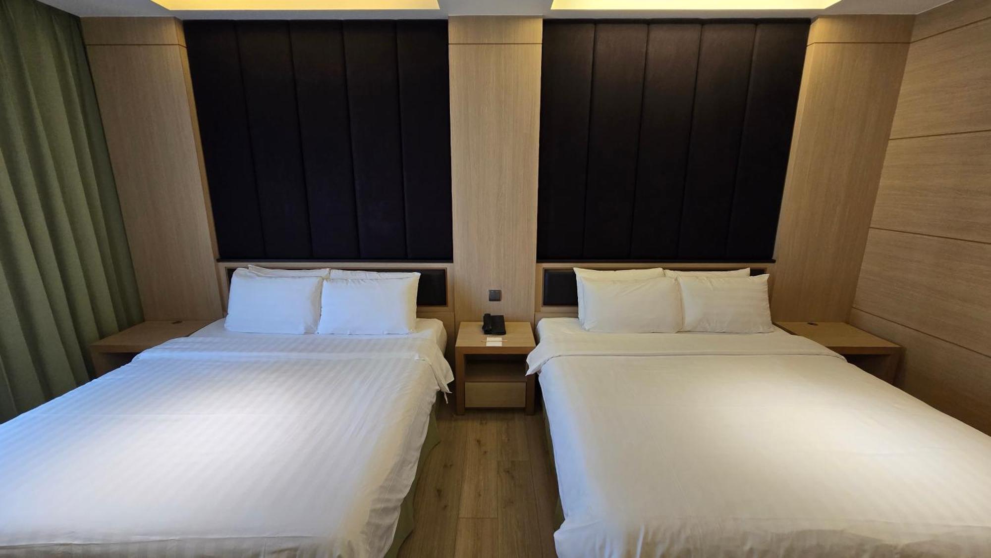 Hotel R14 Kaohsiung Extérieur photo