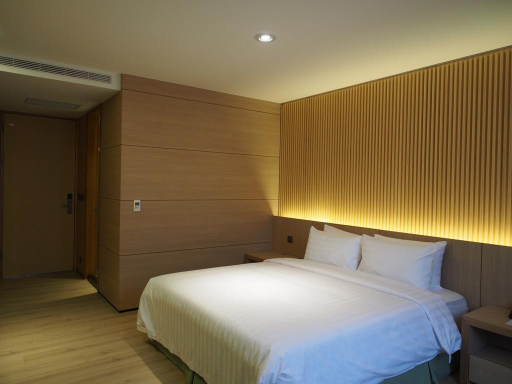 Hotel R14 Kaohsiung Extérieur photo
