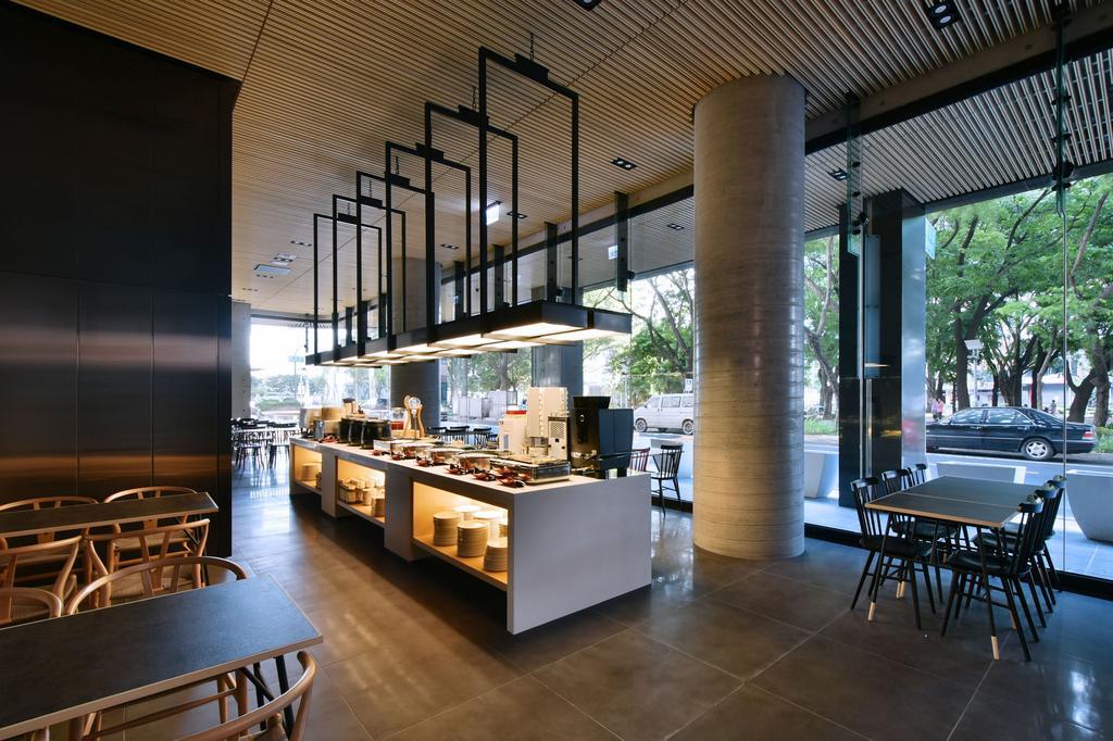 Hotel R14 Kaohsiung Extérieur photo