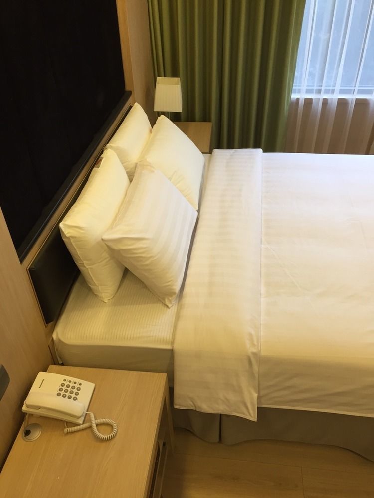 Hotel R14 Kaohsiung Extérieur photo