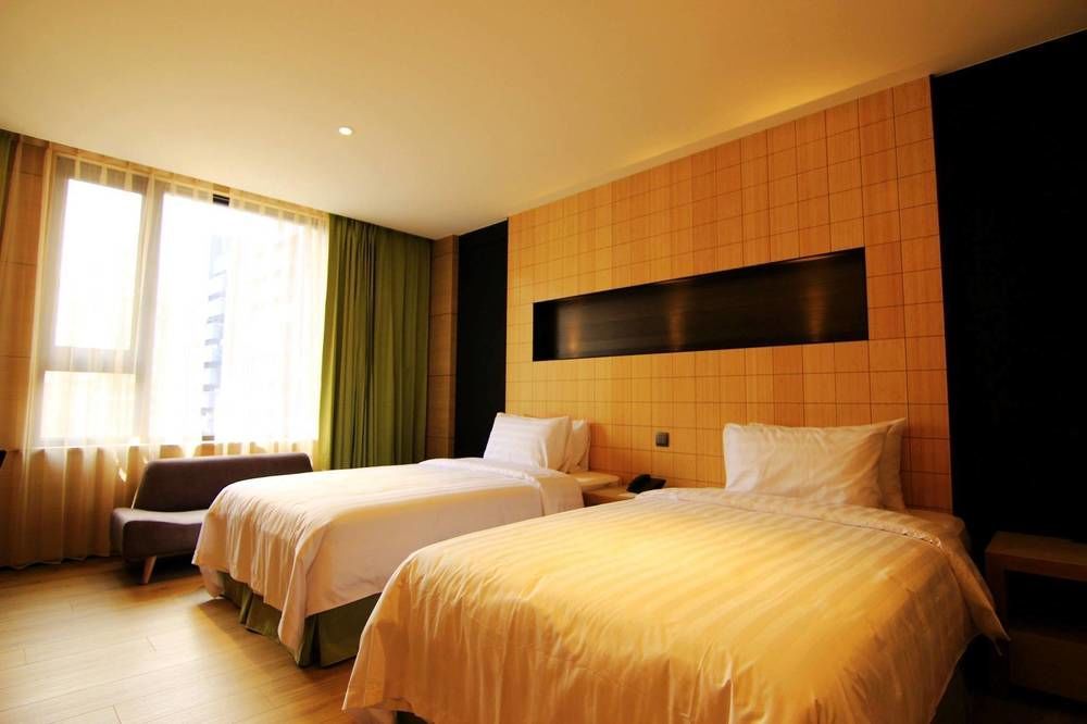 Hotel R14 Kaohsiung Extérieur photo
