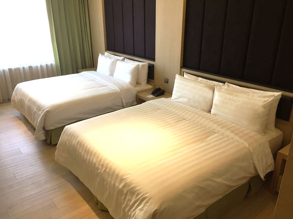 Hotel R14 Kaohsiung Extérieur photo